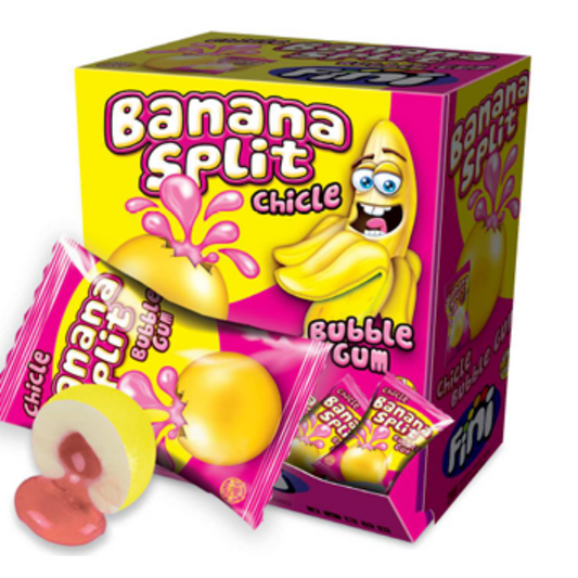 chicle relleno de fini con forma de platano y sabor