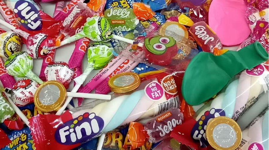 Golopin, 110 unidades de golosinas para realizar 10 Conos de Chuches Cumpleaños.